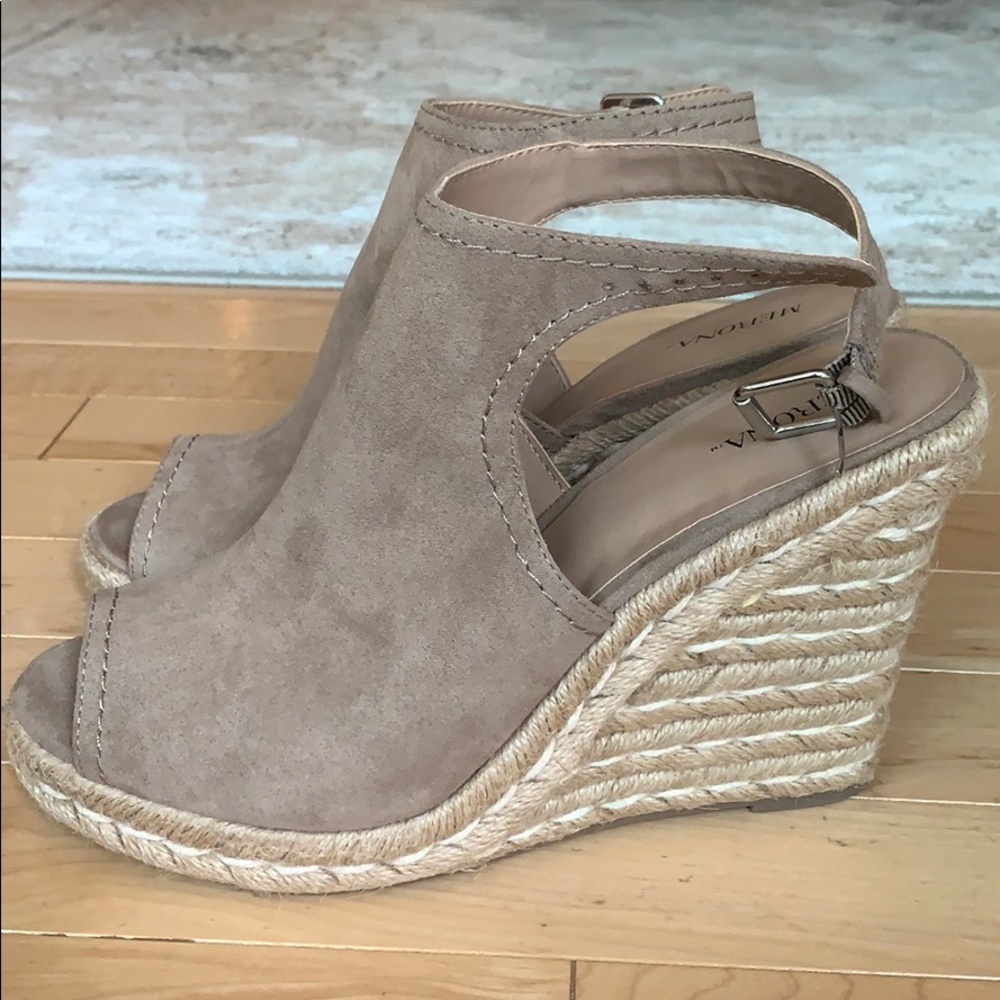 Merona tan comfy wedges